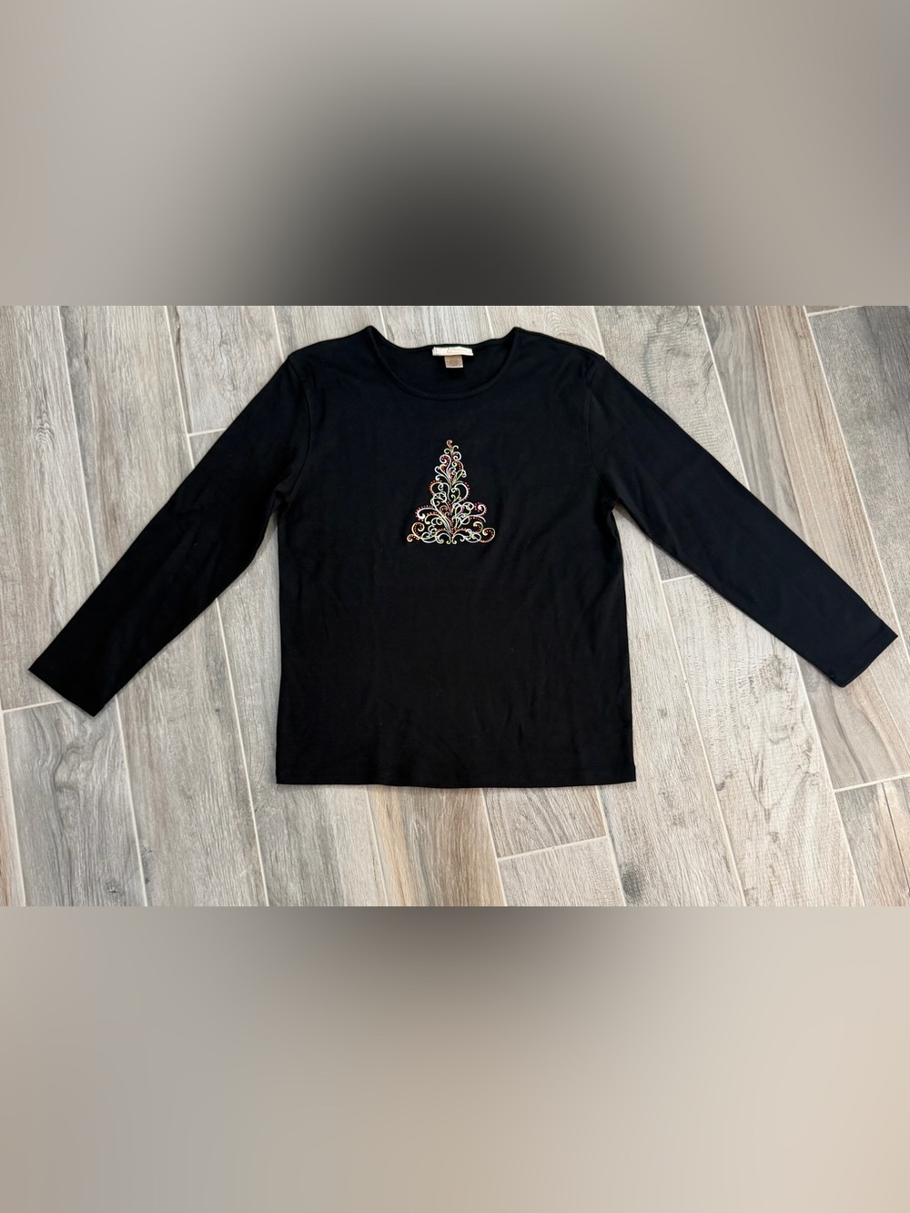M & C Sportswear Long Sleeved Top With Embroidered Christmas Tree Size Large